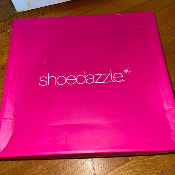 White platform boot - Picture 2 of 6